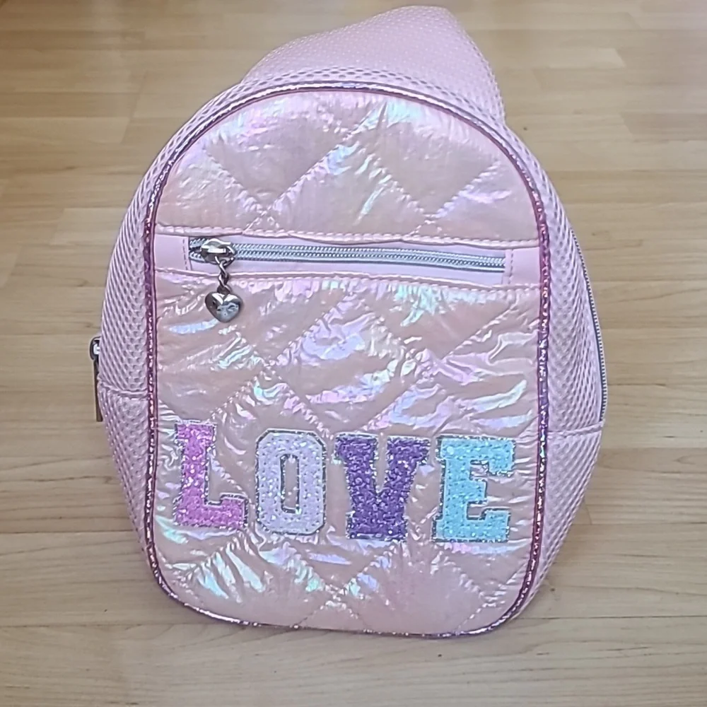 OMG Miss Gwen's ACCESSORIES Pink OMBRE HEART LOVE BACKPACK 9"×7" - Picture 1 of 6